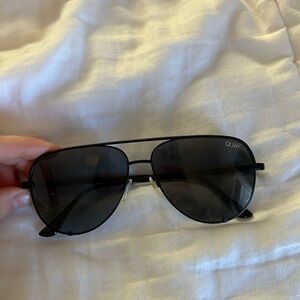 Black aviator high key mini quay sunglasses